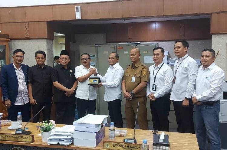 DPRD Riau Dorong PLN Perkuat Layanan Daerah Pesisir dan Kepulauan