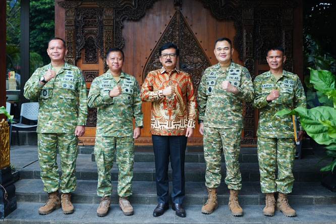 Merawat Silaturahmi, Kas Kohanudnas Silaturahmi Dengan Mantan Panglima TNI