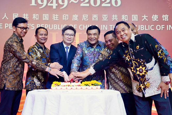 Kasum TNI Bersama Menko Polkam Hadiri Perayaan Hari Nasional ke-77 RRC