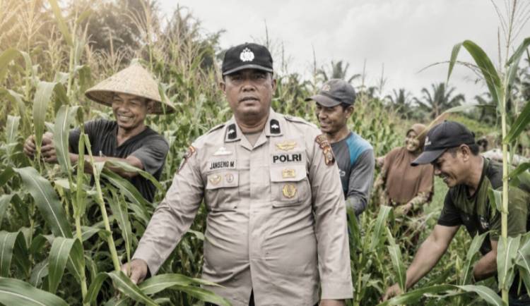 Musim Kemarau, Semangat Gotong Royong Polsek Kandis dan Petani Menguatkan Ketahanan Pangan