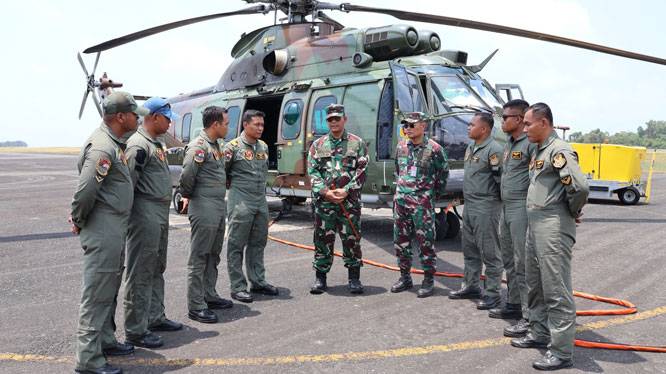 TNI Kerahkan Personel dan Heli Caracal Perkuat Penanganan Karhutla di Wilayah IKN