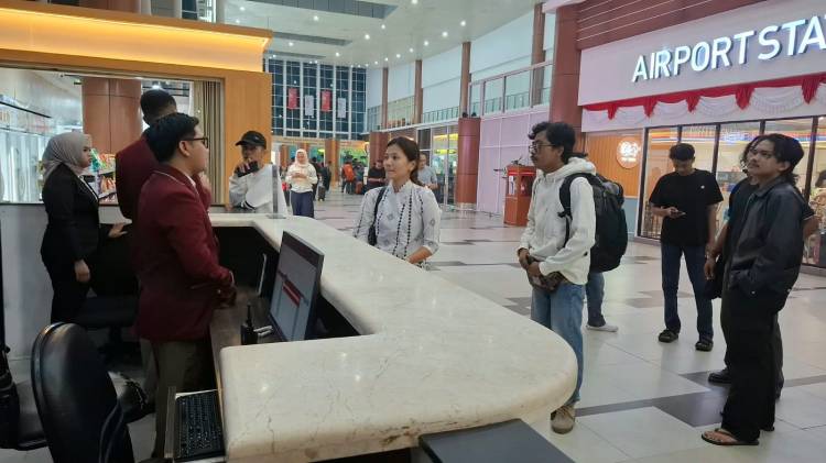 Anak Krakatau Erupsi, 19 Penerbangan dari dan Menuju Bandara SSK II Pekanbaru Batal