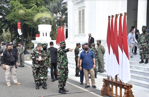 Kasum TNI Tinjau Pelaksanaan Gladi Bersih HUT ke-76 TNI Di Istana Merdeka