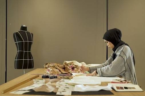 Desainer Muda Riau Andi Fitri Hartuti, Bawa Batik Bono ke Kancah Nasional