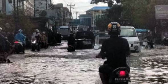 Ibukota Pangkalan Kerinci Dikepung Banjir, Drainase Lumpuh Jadi PR Serius