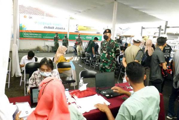Subkogartap 0618/Bandung dan Bank BJB Gelar Vaksinasi Massal Tahap Pertama dan Kedua