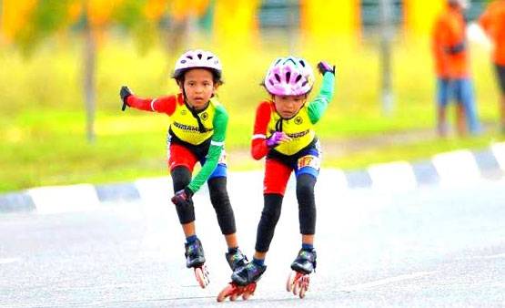 Harumkan Provinsi Riau, Sikembar asal Rohul Raih Dua Medali di Kejurnas Sepatu Roda