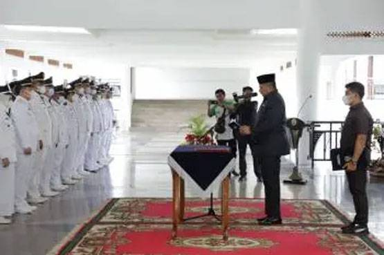 Bupati Alfedri Lantik 135 Pejabat di Lingkungan Pemkab Siak