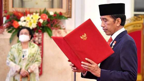 Jokowi Lantik Dewan Pengawas dan Anggota BPKH 2022-2027