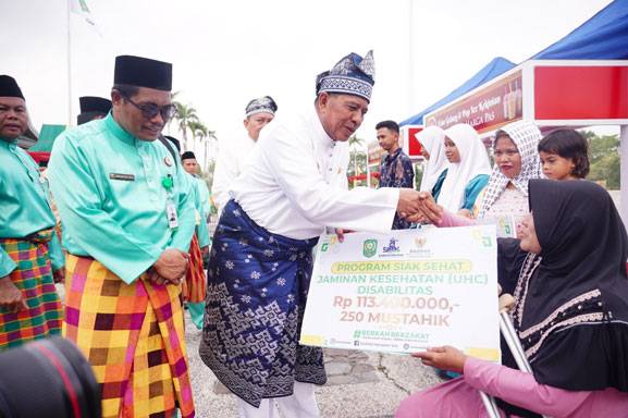 BAZNAS Berikan Kado HUT Ke-24 Kabupaten Siak