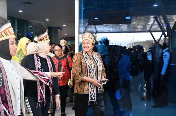 Ketum Dharma Pertiwi Hadiri Peresmian Sekretariat Dekranasda di Papua