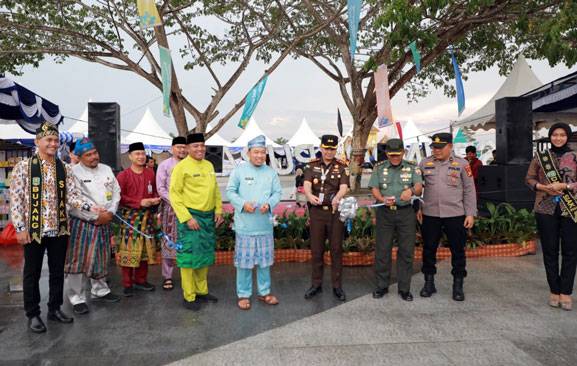 Wabup Siak Minta Tahun Depan Produk Kreatif Dari Kampung Dilibatkan di FSB