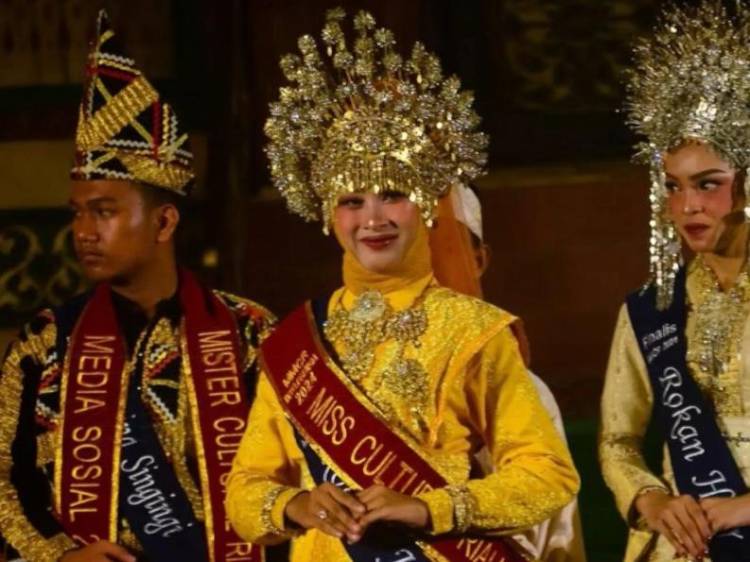 Tengku Nurul Suhada, Siswi MAN 1 Rohil Dinobatkan Sebagai Miss Cultural Riau 2024
