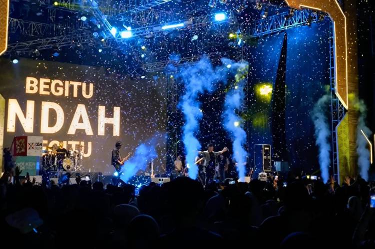 Padi Reborn Bawa Ribuan Penonton Bernostalgia di Kenduri Riau 2024