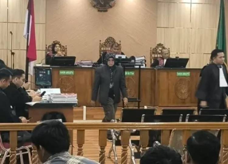 Bupati Afni Jadi Saksi Sidang Kasus Kerusuhan PT. SSL Siak