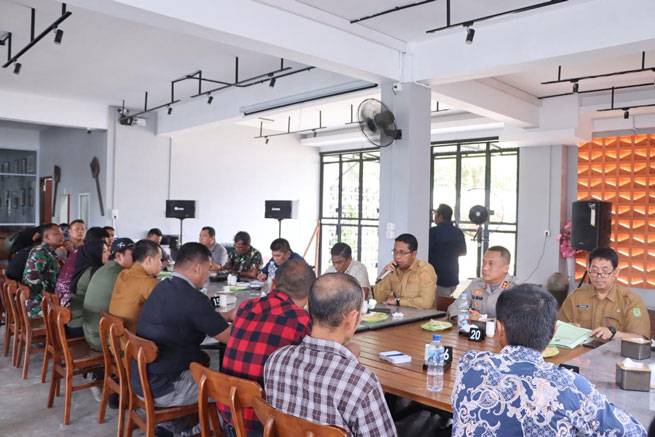 Kapolres Rohil Mediasi Konflik Lahan Antara Kelompok Masyarakat dan KSO PT. Ujung Tanjung Sejahtera
