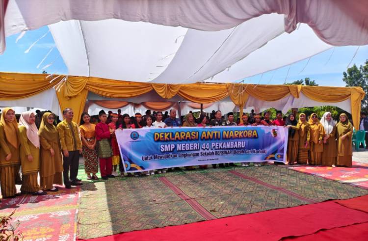 Momen Hari Sumpah Pemuda, Sebanyak 1.502 Siswa Deklarasi Anti Narkoba Bersama BNNK Pekanbaru
