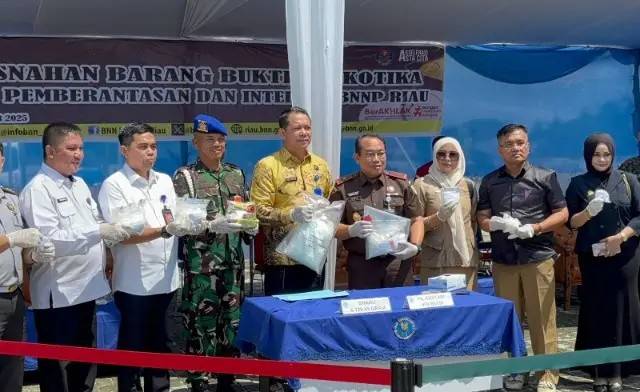 Pengungkapan Jaringan Lapas Tanjung Gusta, 6,12 Kilo Sabu dan 970 Butir Ekstasi Tangkapan BNNP Riau Dimusnahkan