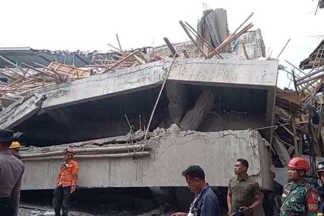 Hari Kedua Pencarian Korban Reruntuhan Ponpes Al Khoziny Sidoarjo: 102 Dievakuasi, 38 Masih Tertimbun