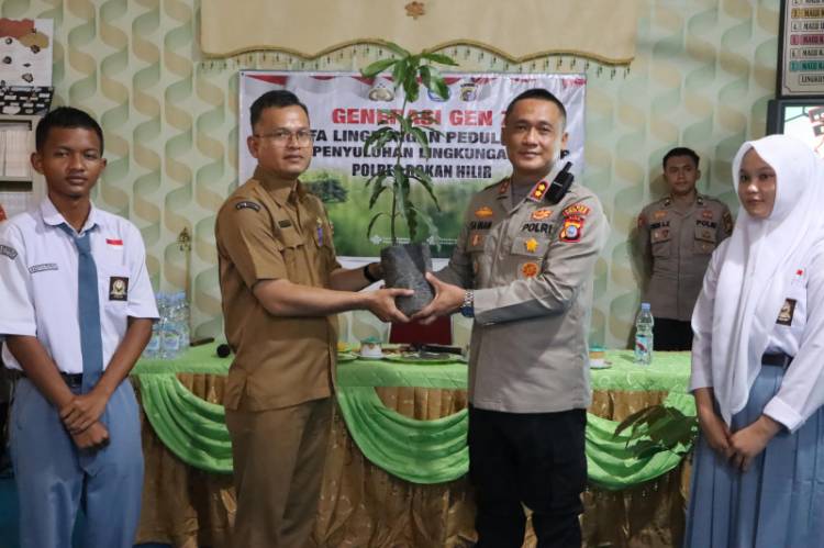 Tanam Pohon, Srikandi Polwan Polres Rohil Ajak Generasi Z Peduli Lingkungan Melalui Program Green Policing