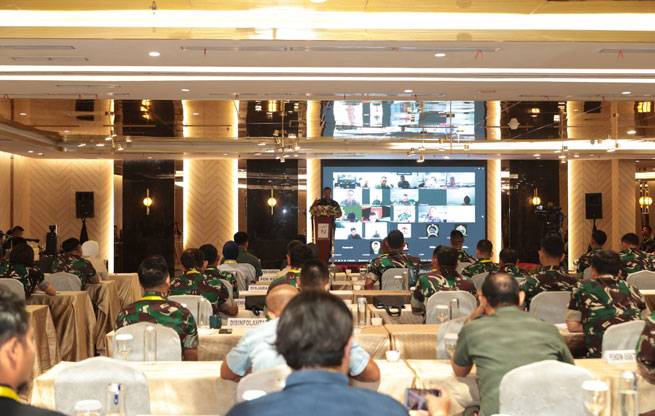Buka Pelatihan Jurnalistik, Kadispenad: Jangan Jadi Katak dalam Tempurung
