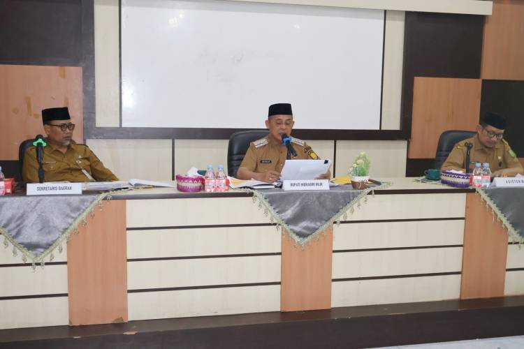 Pimpin Rapat Evaluasi Realisasi Fisik dan Keuangan, Bupati Inhil Minta OPD Tuntaskan Kegiatan Tepat Waktu