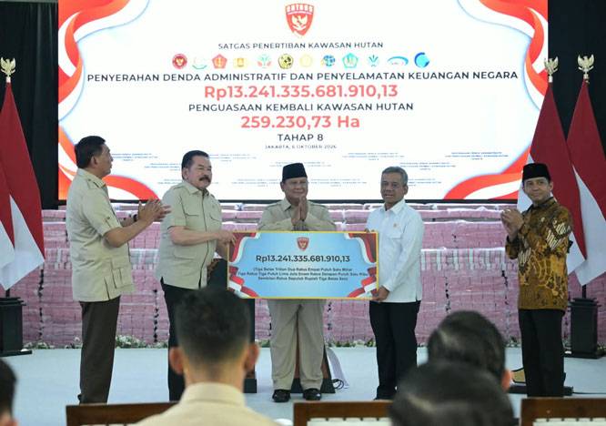 Panglima TNI Hadiri Penyerahan Hasil Penertiban Kawasan Hutan Tahap Kedelapan