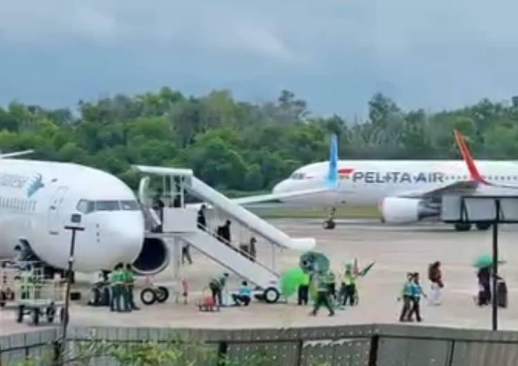 Sempat Tertahan Akibat Kabut Asap, Tiga Pesawat Akhirnya Mendarat di Bandara SSK II Pagi Ini