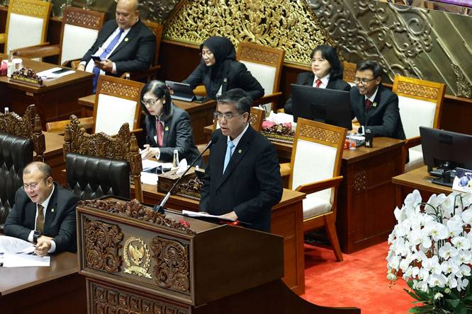 Menaker Ungkap Poin Penting UU Pelindungan Ketenagakerjaan yang Wajib Diketahui Pekerja