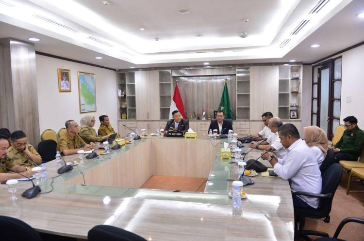 Perkuat Sinergi dengan Pemprov, PWI Riau Sampaikan Agenda Pers Nasional