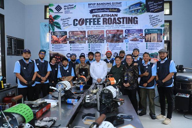 Kemnaker Targetkan 70 Persen Lulusan Vokasi Bekerja
