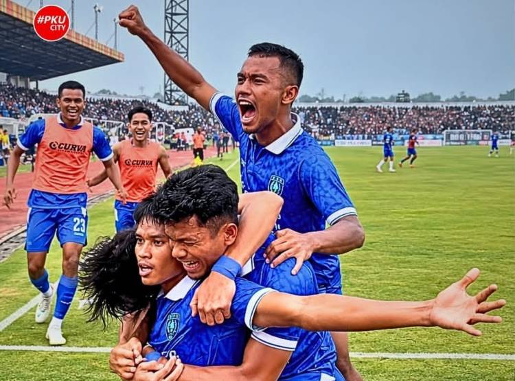 PSPS Bungkam PSMS Medan 2-1