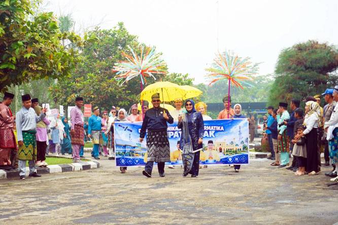 Perdana, 41 Perangkat Daerah Tampilkan Wajah Pelayanan di Pawai HUT ke-27 Siak
