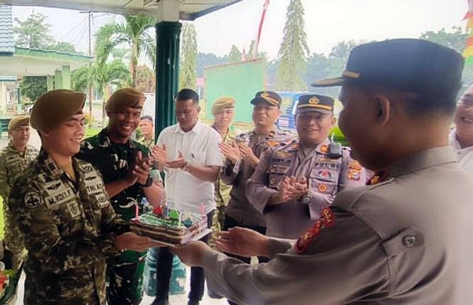 HUT TNI ke-81, Polsek Bina Widya Hadir Perkuat Soliditas TNI-Polri