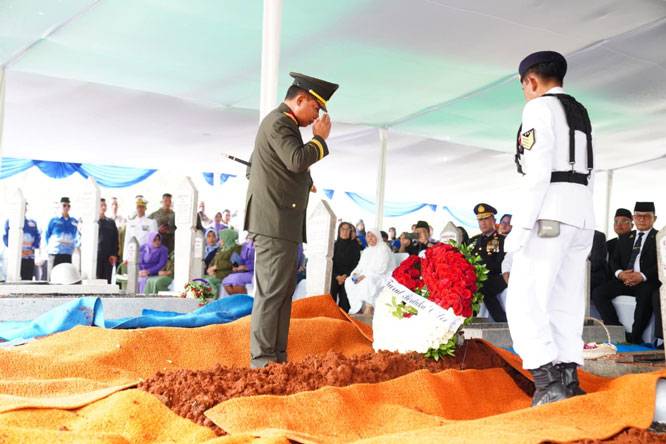Panglima TNI Pimpin Upacara Pemakaman Alm. Laksamana TNI (Purn) Widodo A.S.