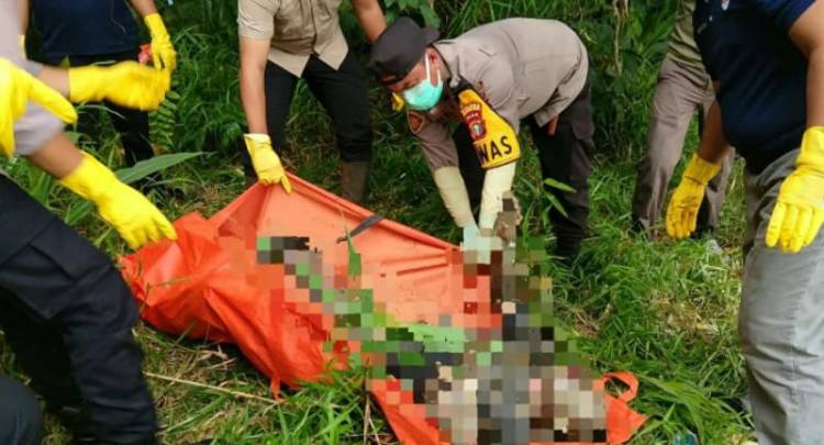 Sesosok Mayat Pria Ditemukan Warga Tergeletak di Tepi Sungai Indragiri