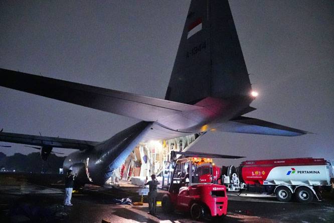 Hari Kedelapan OMC, TNI Kirim 3,6 Ton Bahan Semai ke Palembang dan Banjarmasin
