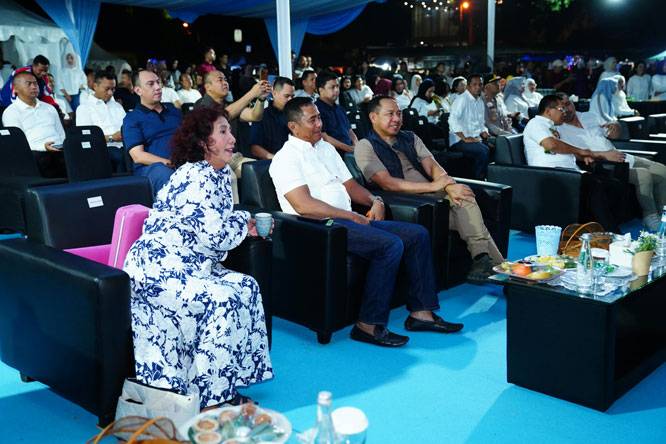 Panglima TNI Hadiri Pagelaran Wayang Golek Ki Dalang Anom Kiki Mardani di Pangandaran