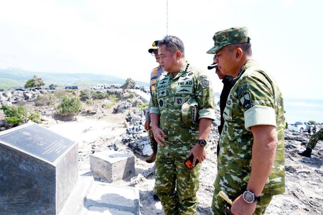 Wapang TNI Tinjau Perbatasan Paling Selatan Indonesia