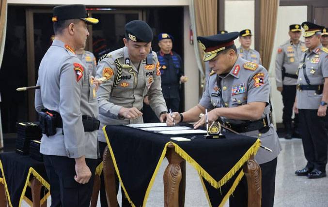 Dilantik Jadi Kabaharkam Polri, Komjen Herry Heryawan Bicara Amanah dan Pengabdian