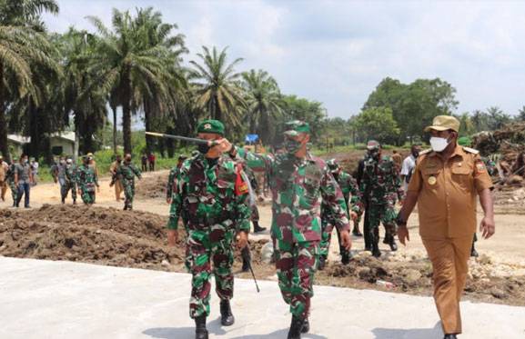 Cek Kesiapan Secara Langsung, Pangdam XVII/Cenderawasih Kunjungi Lahan Jagung Di Kabupaten Keerom