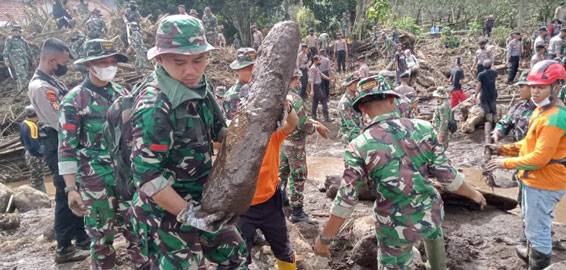 Banjir Bandang di Kota Batu, Hari Pertama Pencarian Tim Temukan Empat Korban