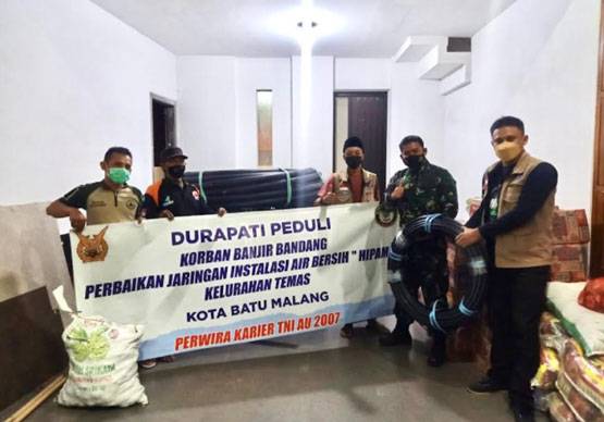 Perwira Karier TNI AU 2007 Berikan Bantuan Bagi Korban Banjir Bandang Kota Malang