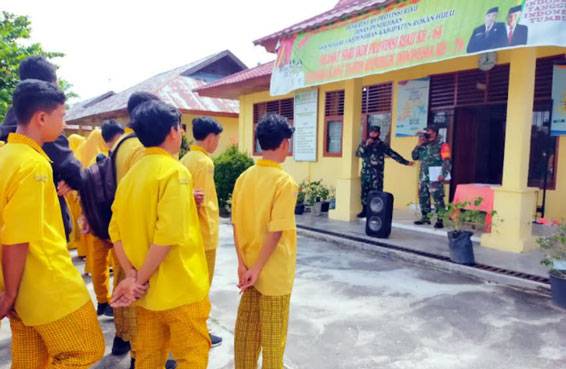 100 Siswa SMAN 1 Ikuti Vaksinasi Covid-19 yang Ditaja Koramil Kepenuhan