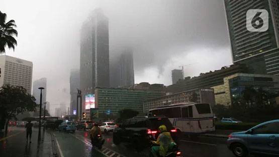 2 Bangunan di Jakarta Kebakaran Akibat Disambar Petir