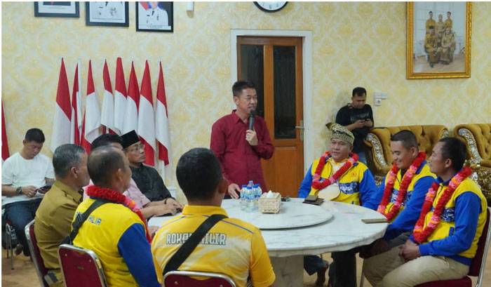 Sabet Emas di Porprov X Riau 2022, Tim Volly Rohil Disambut Bupati