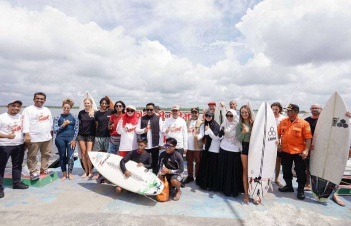 Gubernur Syamsuar Buka Bono Surfing 2022