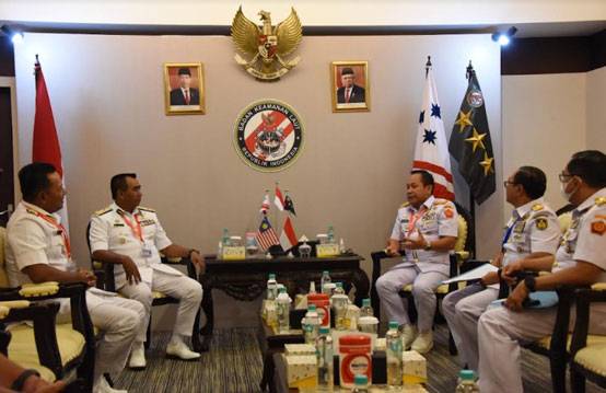 Meriahkan Indo Defence 2022 Expo & Forum, Kepala Bakamla RI Terima Courtesy Call Delegasi APMM dan RPM
