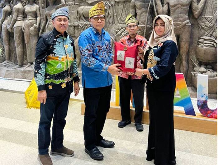 Produk Unggulan UMKM Riau Dipamerkan di Sarinah Jakarta
