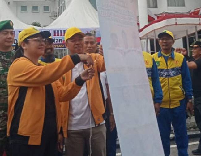 Bupati Lepas Keberangkatan Kontingen Rohil ke Porpov X Riau, Rp300 Juta untuk Peraih Emas